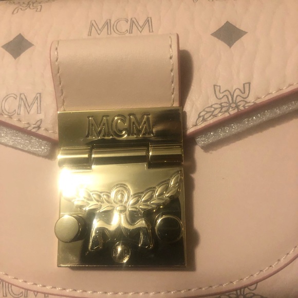 NWT $720 MCM Mini Patricia Round Crossbody Bag in Visetos in Powder Pink! - Picture 7 of 14